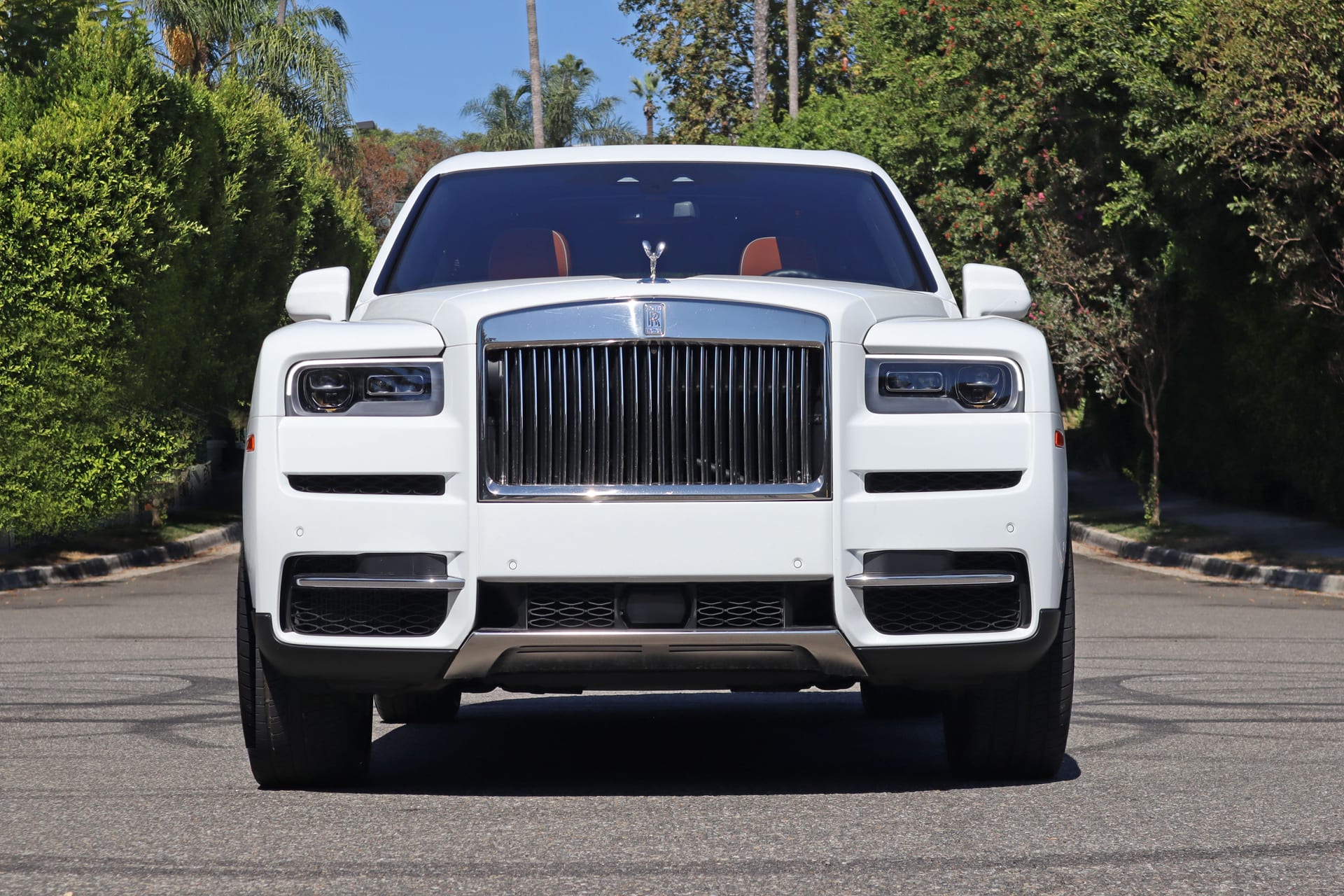 Rolls-Royce Cullinan Starlight Rental in Los Angeles