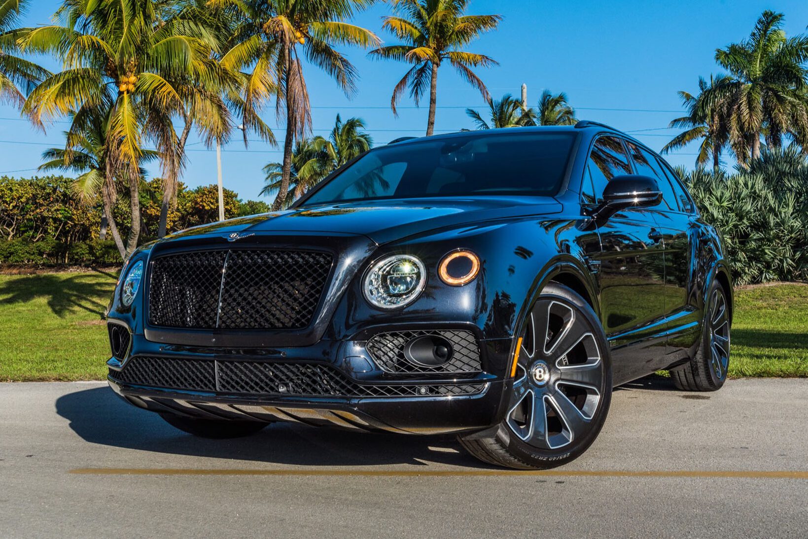 Bentley Bentayga Rental Miami 00001